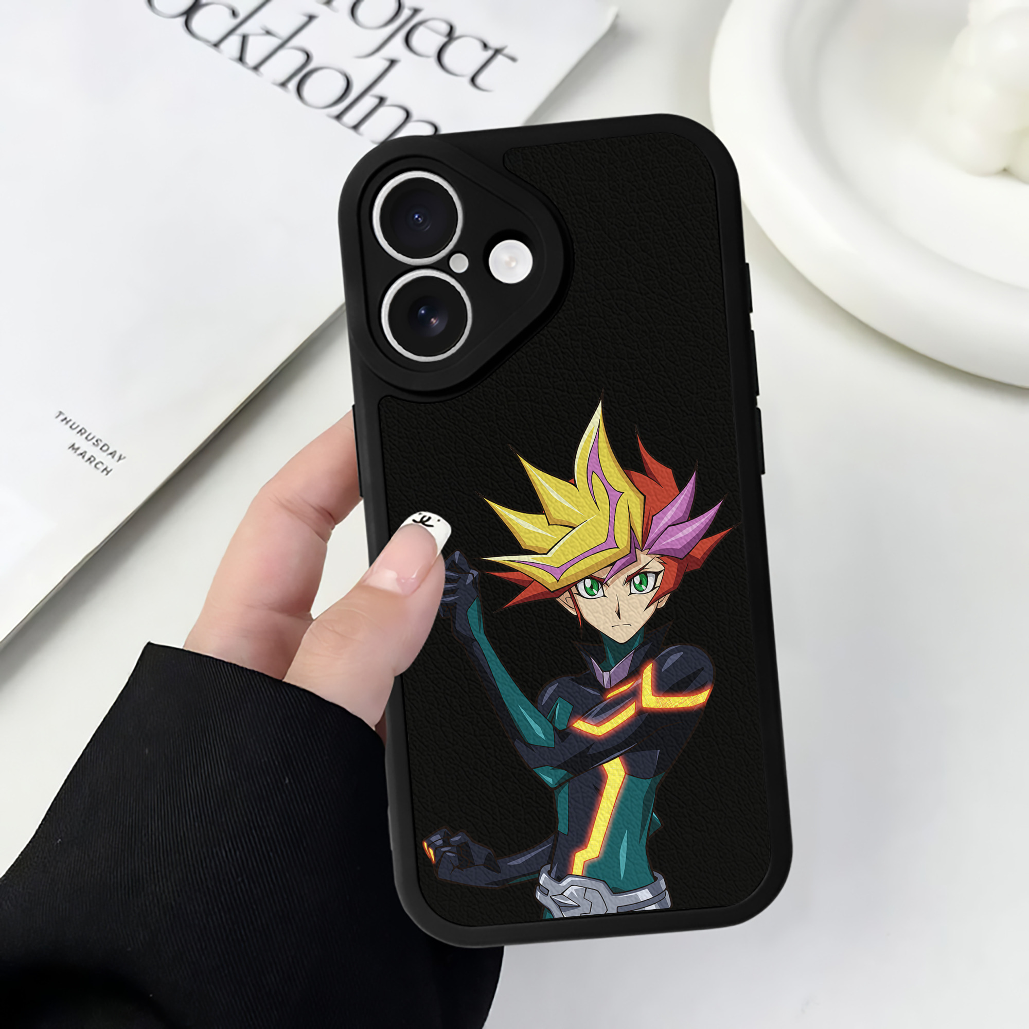遊☆戯☆王 Yu-Gi-Oh! 【iPhone 16シリーズ対応】シリコンスマホケース（レザー調） 材質：シリコン